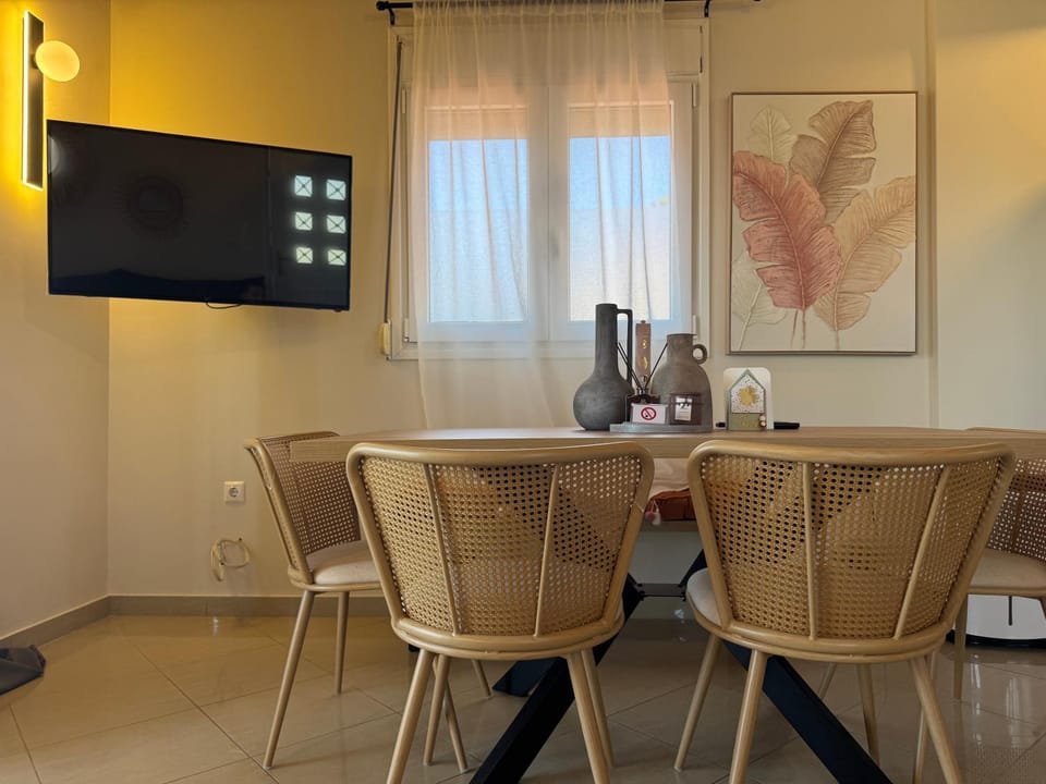 TV and multimedia, Dining area
