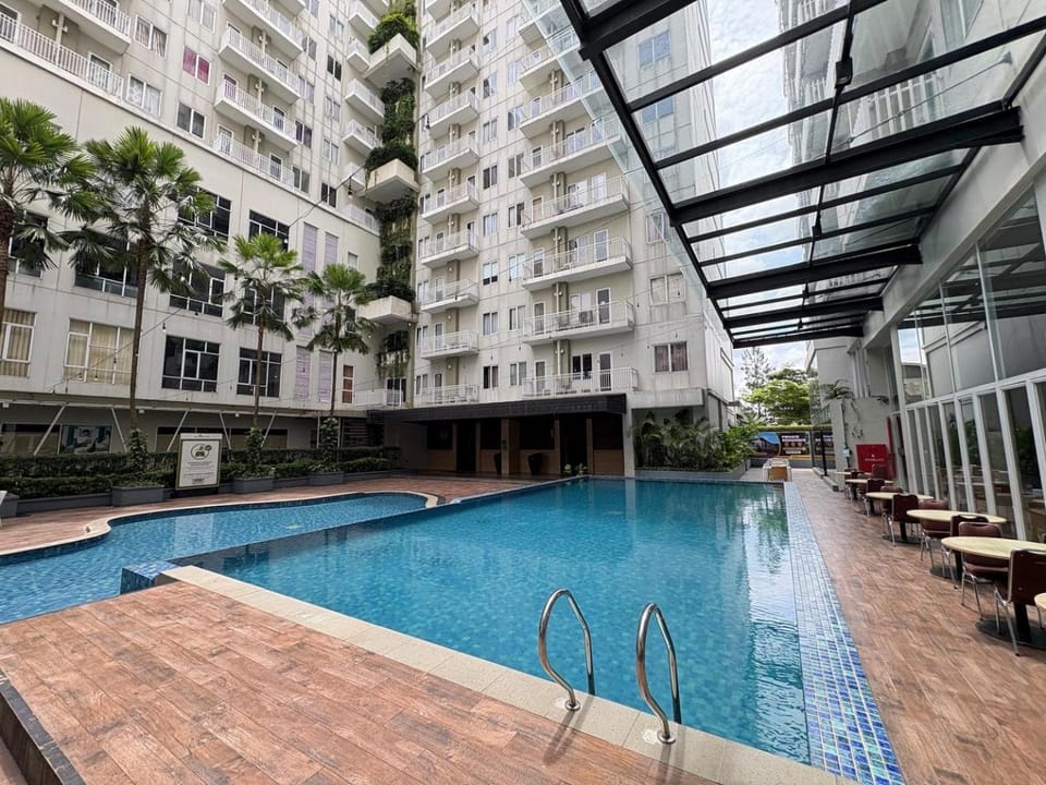 Cozy Bogor Icon Studio Apt bogor W Pool Apartment in West Java