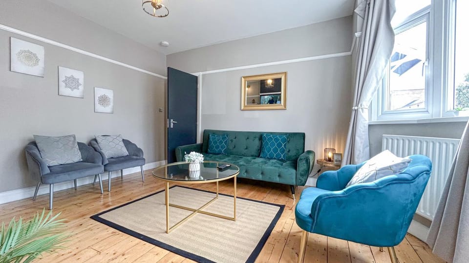 View (from property/room), Living room, Decorative detail, Seating area, heating, internet, storage