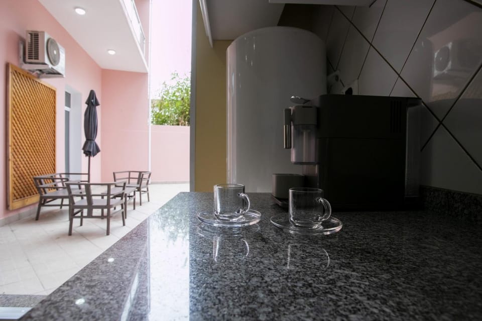 Patio, Communal kitchen