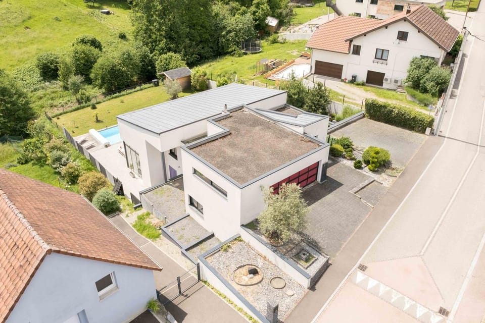Property building, Neighbourhood, Bird's eye view
