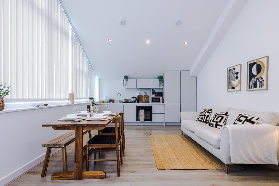 Kitchen or kitchenette, Living room, Photo of the whole room, Seating area, Dining area