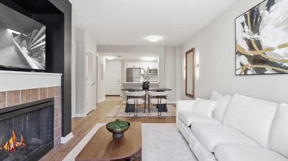 Living room, Dining area