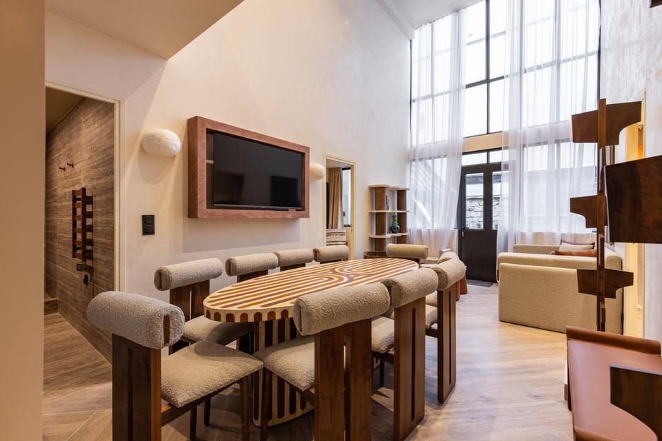 Living room, Dining area