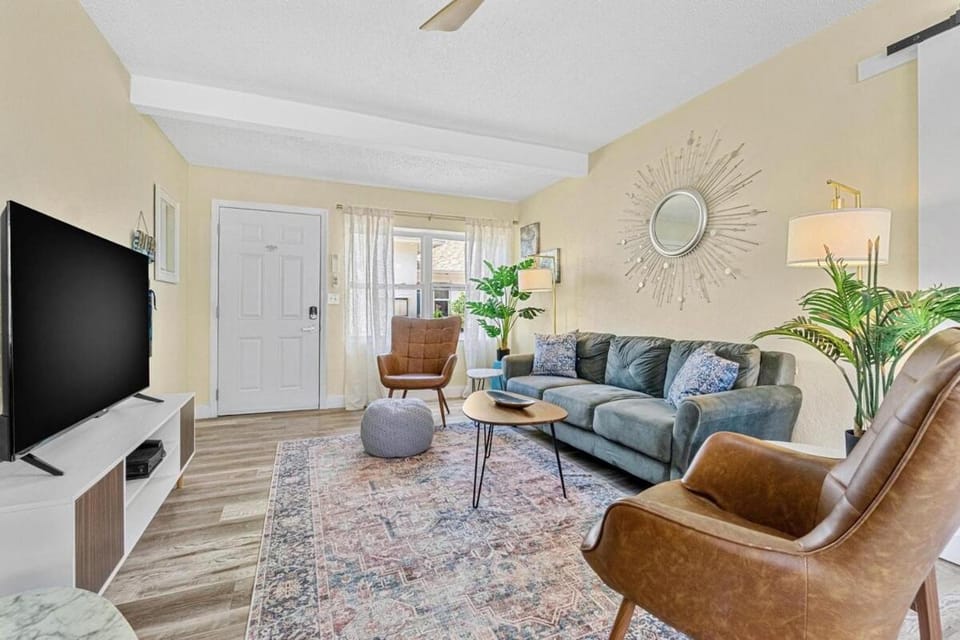 Covare #5 - Walk to St Pete Beach & Restaurants! Apartment in Saint Pete Beach