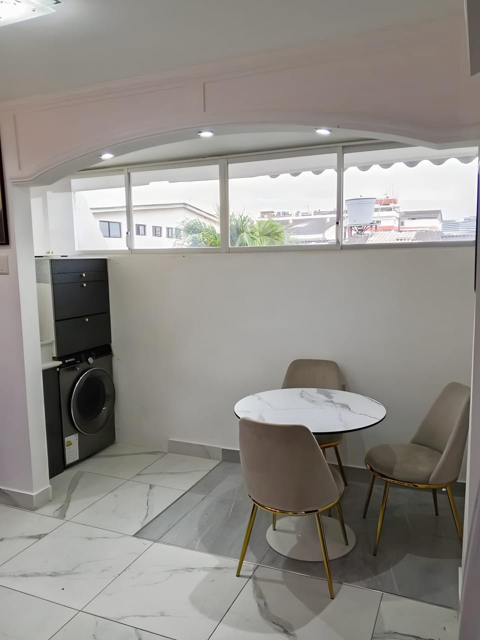 Bird's eye view, Dining area, washing machine, dryer