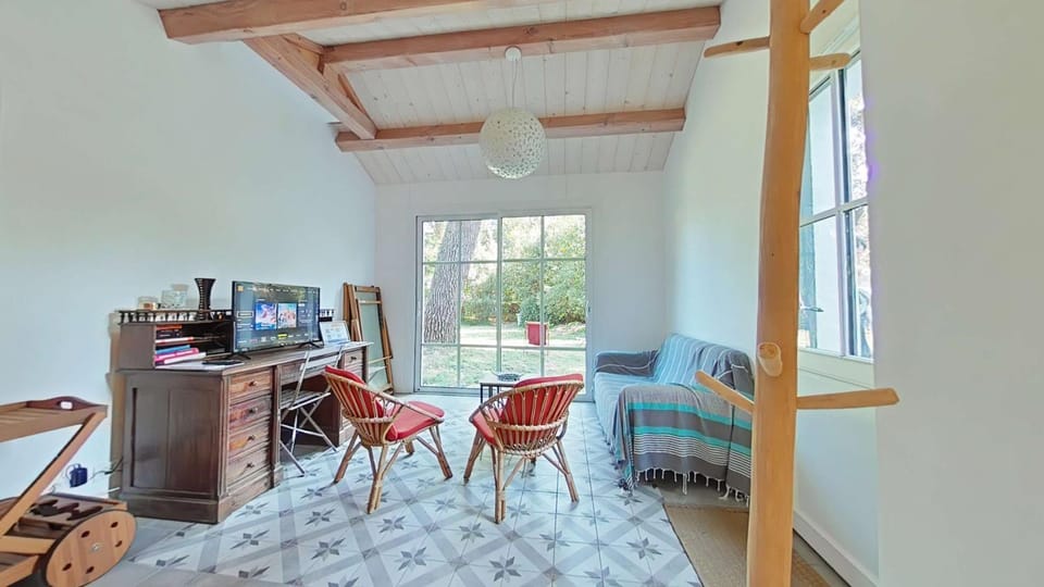 Communal lounge/ TV room