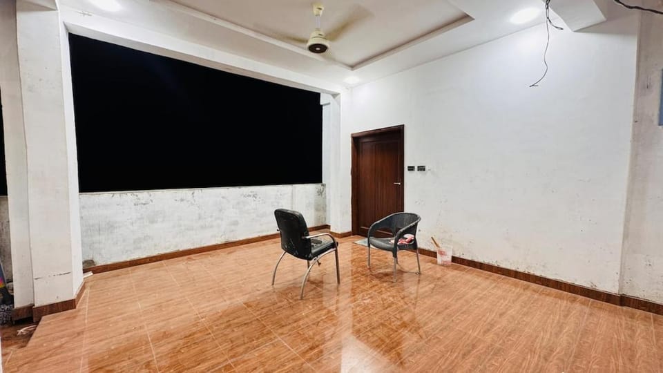 Luxury 2BR Apartment in Sukkur & River View Balcony Near Military Road-R#1 Apartment in Sindh