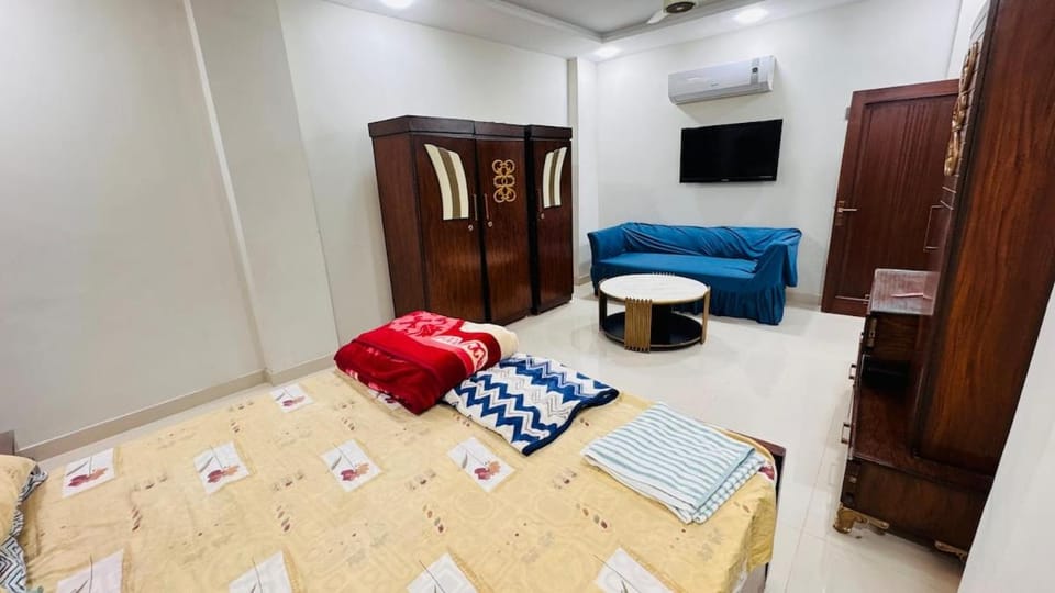 Luxury 2BR Apartment in Sukkur & River View Balcony Near Military Road-R#1 Apartment in Sindh