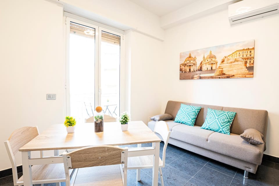 Living room, Seating area, Dining area, air conditioner