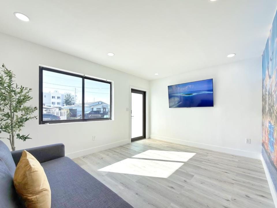 Lux Miami Escape - Near Brickell- Free Parking House in Miami