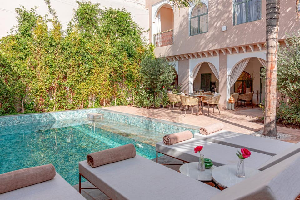 Patio, Spring, Day, Garden, Garden view, Pool view, Swimming pool, sunbed