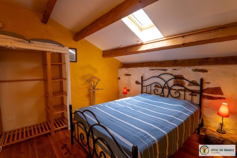 Le Gîte de Saint Izaire House in Occitanie