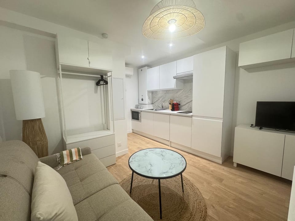 Kitchen or kitchenette, Living room