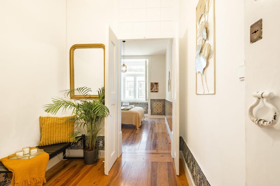 Heart of Lisbon Stylish Apt Sleeps 8 2 Bath Apartment in Lisbon