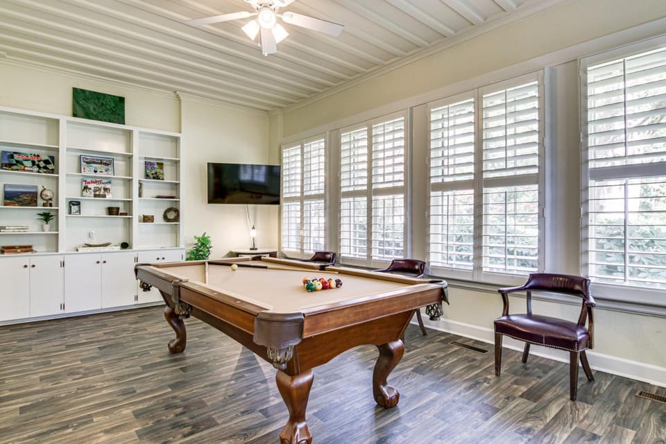 Walk to Coker University & Dtwn! Home w/ Game Room House in South Carolina