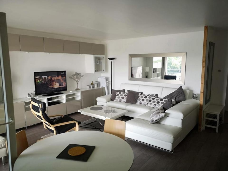 Appartement T3 6min a pied Gare RER A - Cinema Apartment in Cergy