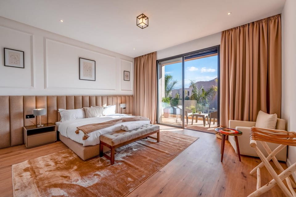 Seating area, Bedroom