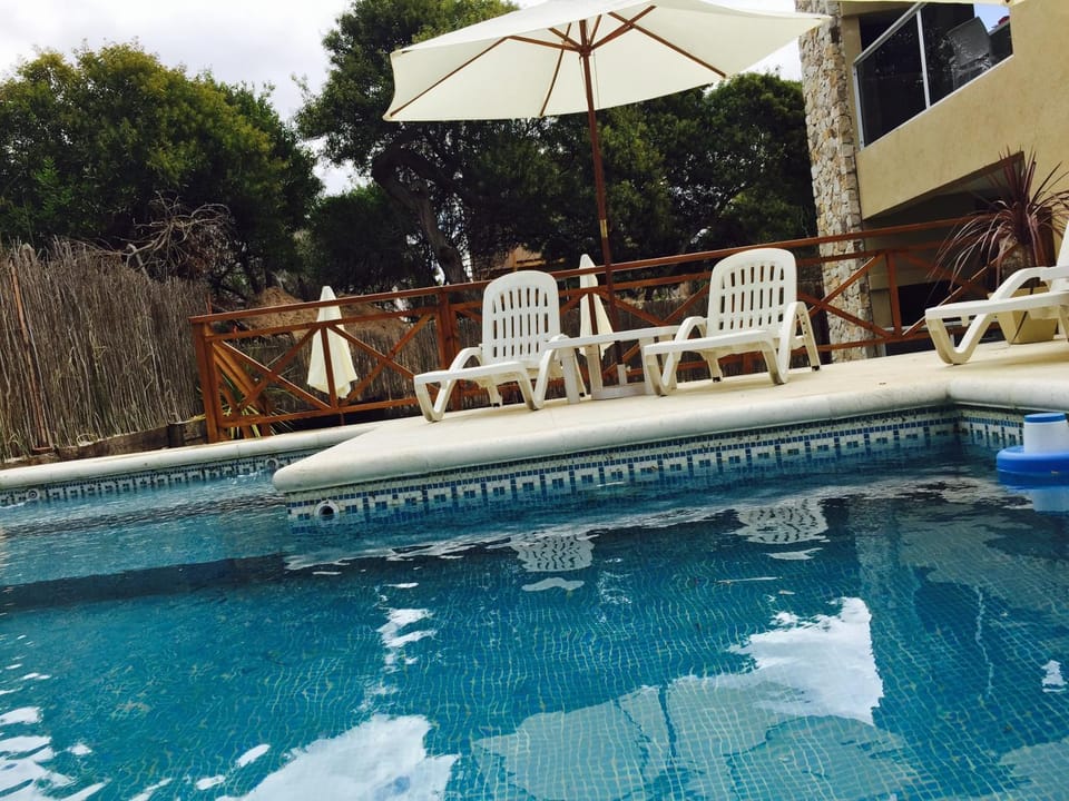 Day, Swimming pool