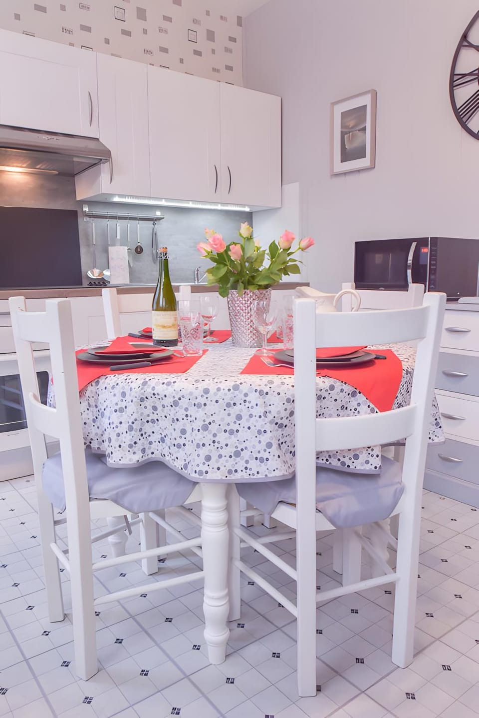 Property building, Kitchen or kitchenette, Living room