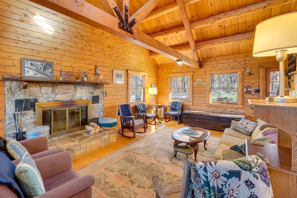 On-Site Trails, Pond! Rustic Harpers Ferry Cabin Cabin in Shenandoah Valley
