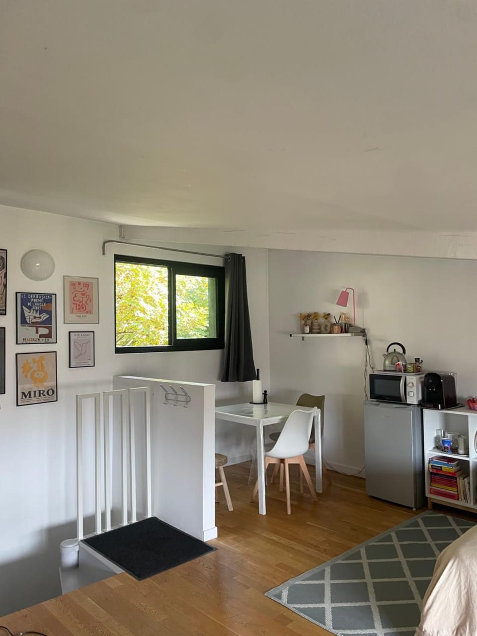 Seating area, Dining area
