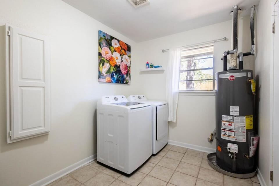 The Triple Play Getaway 3BR Game Room Sleeps 10 House in Shreveport