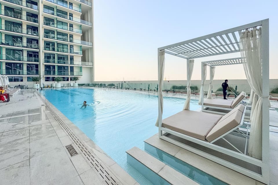 Property building, Swimming pool