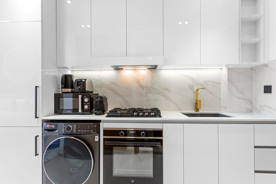 Kitchen or kitchenette, kitchen