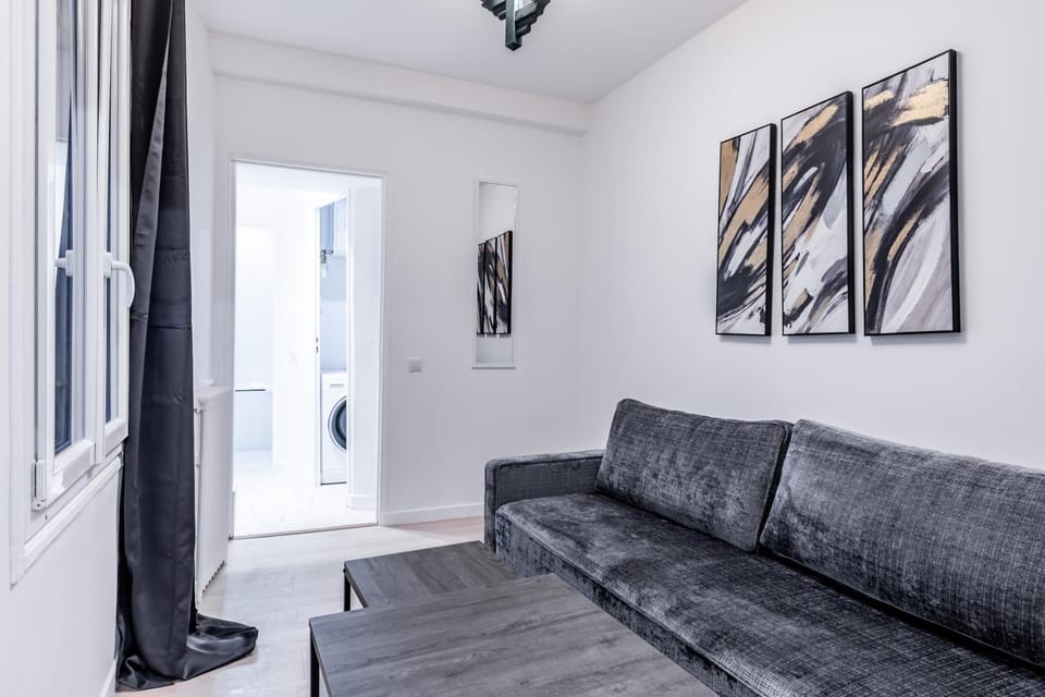 Modern Courtyard House 6mn from Gare Montparnasse Apartment in Paris