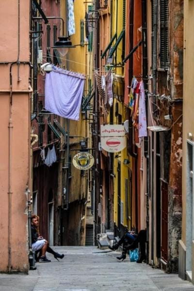 Neighbourhood, Street view