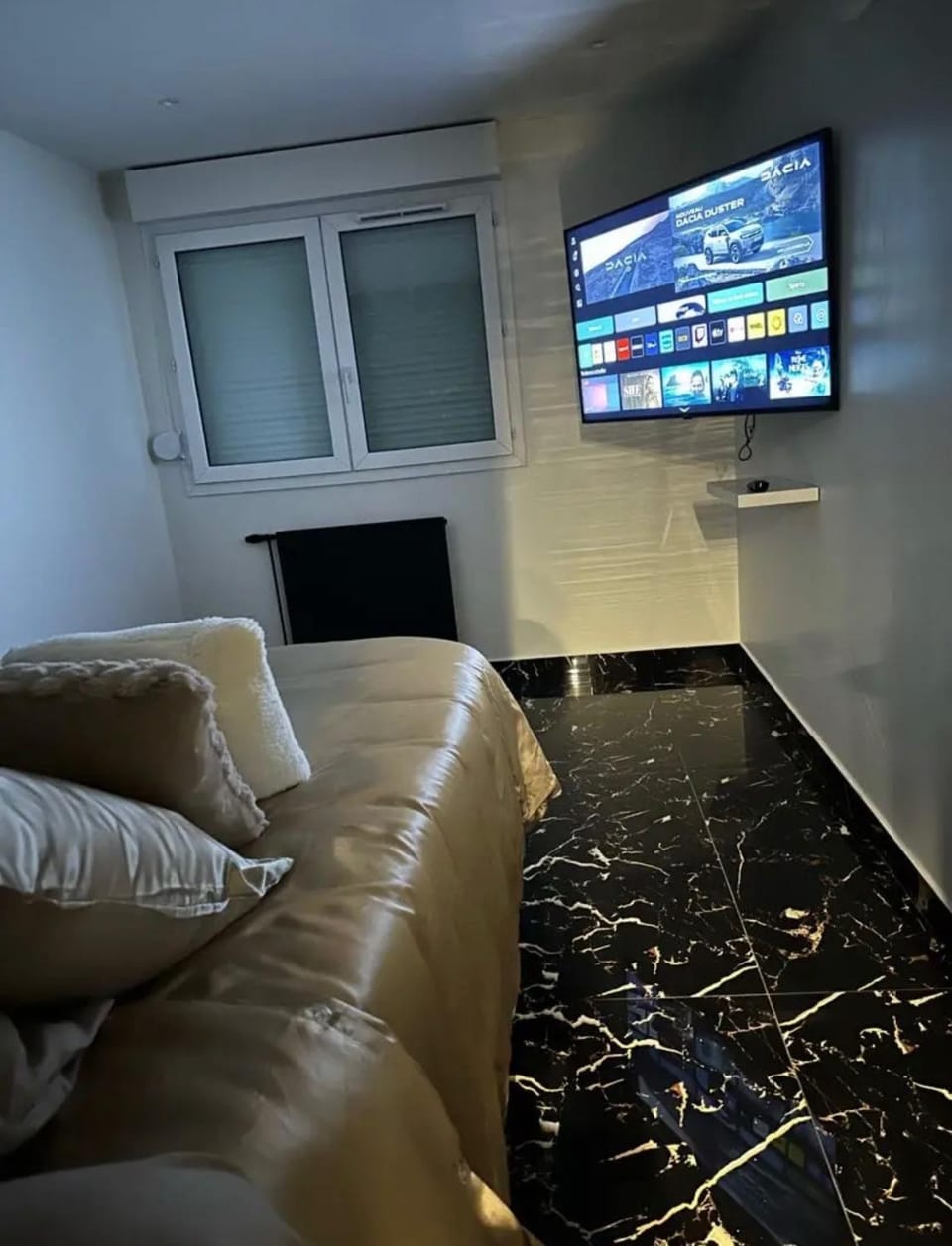 Midnight house - Jacuzzi et Sauna Apartment in Villeurbanne