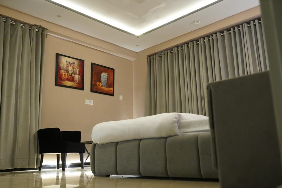 Bed, Living room, Bedroom