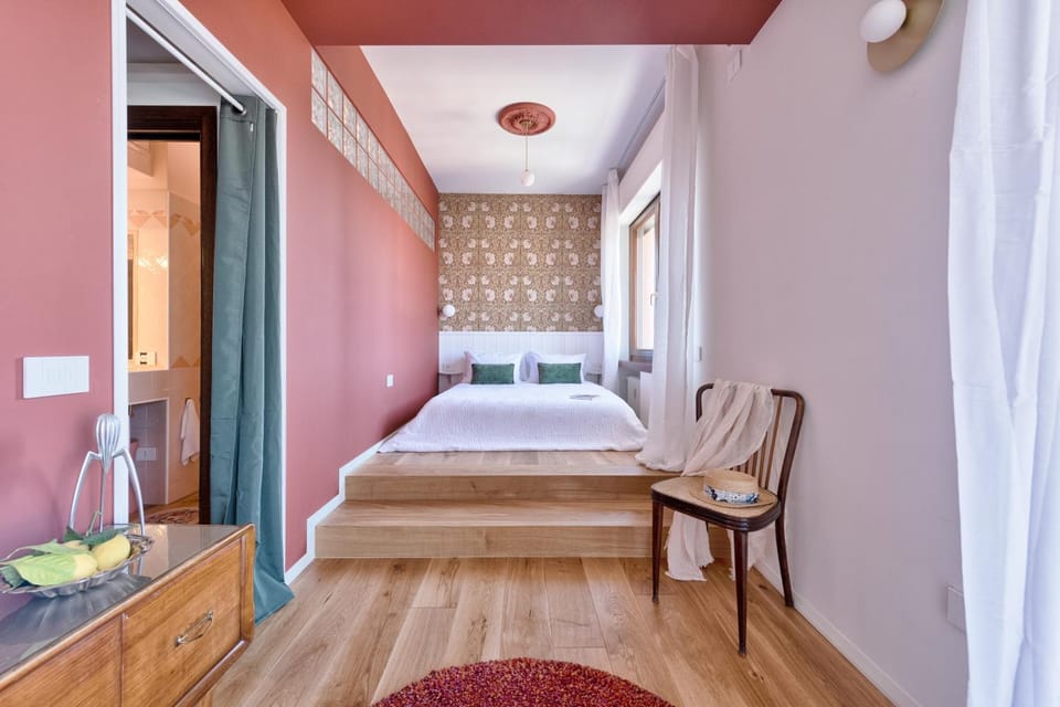 Bed, Photo of the whole room