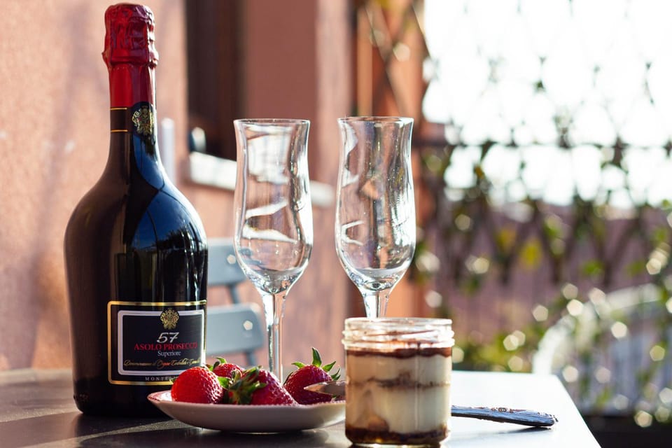 Balcony/Terrace, Food and drinks