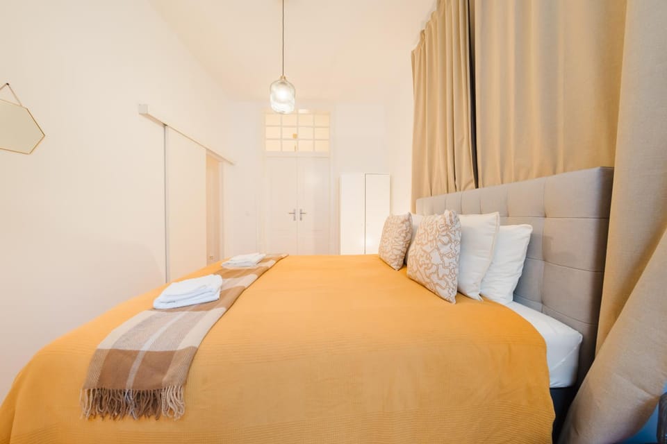 Central Lisbon Gem Modern Apt for 8 Guests Apartment in Lisbon