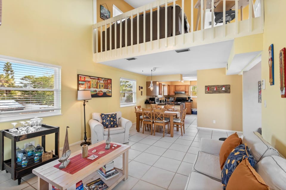 Longboat Village Getaway House in Longboat Key