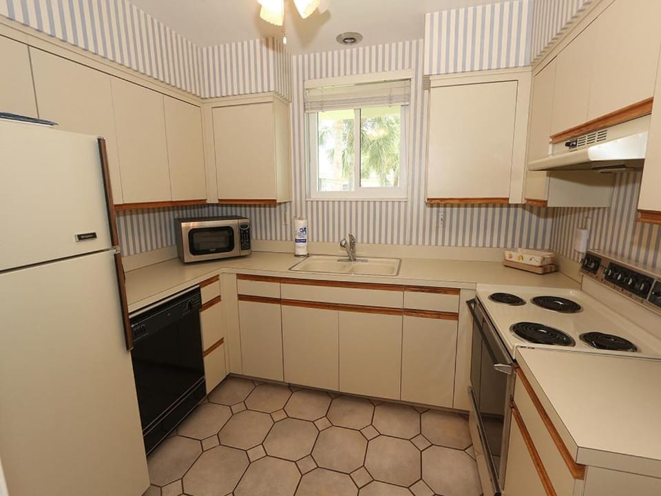 Kingston Arms 11-B House in Saint Armands Key