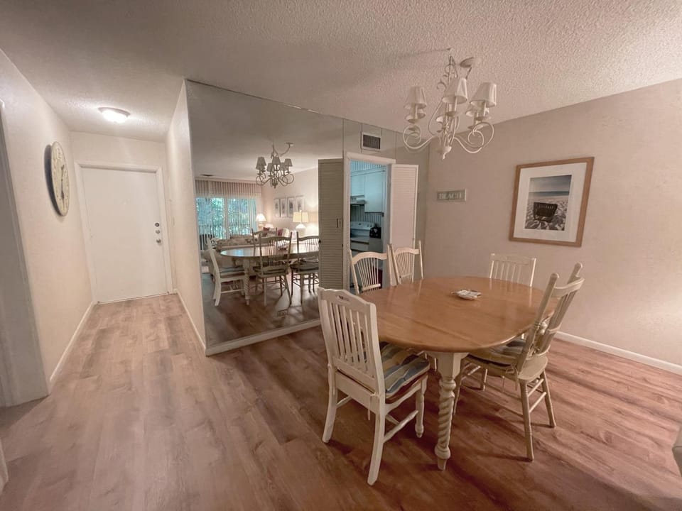 Kingston Arms 11-B House in Saint Armands Key