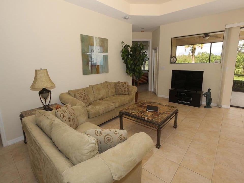 Tailfeather Home House in Florida