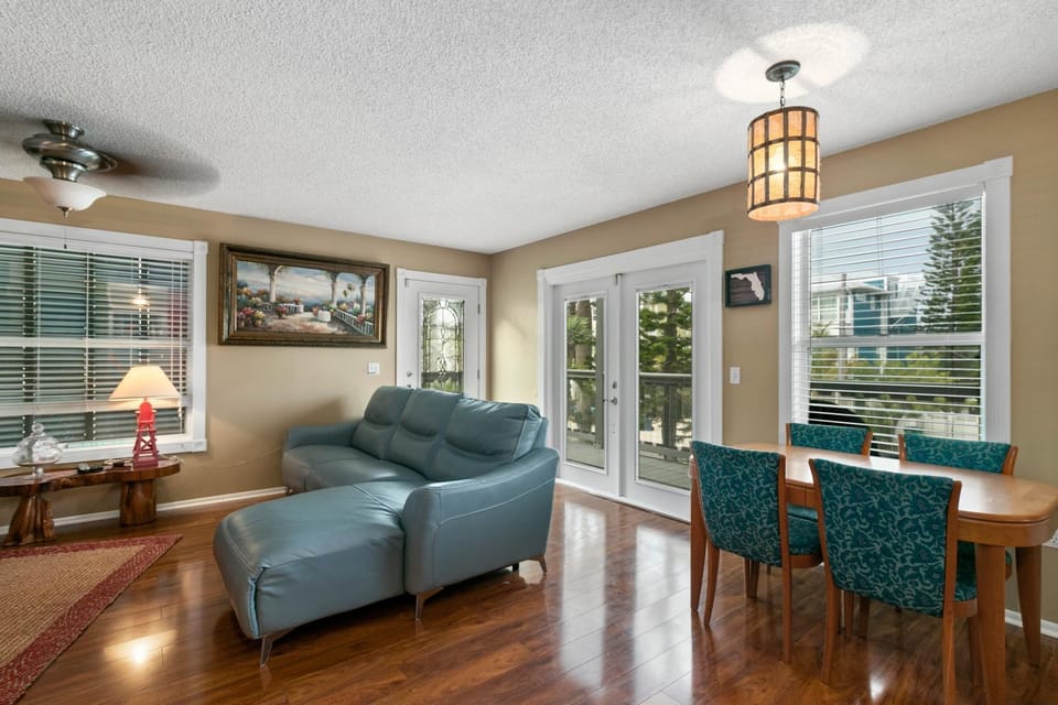 Beach Breeze West House in Bradenton Beach