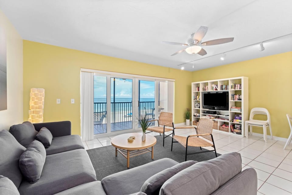 Sunset Terrace #208 House in Bradenton Beach