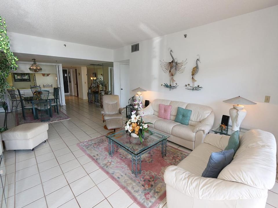Beachplace 11-303 House in Longboat Key