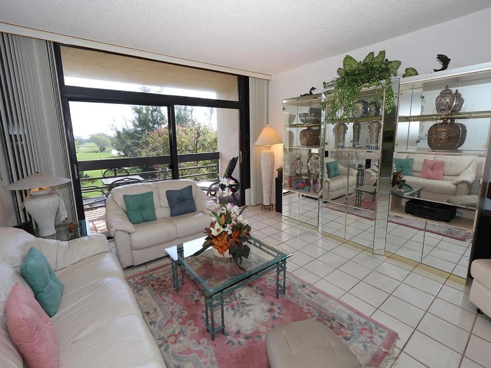 Beachplace 11-303 House in Longboat Key