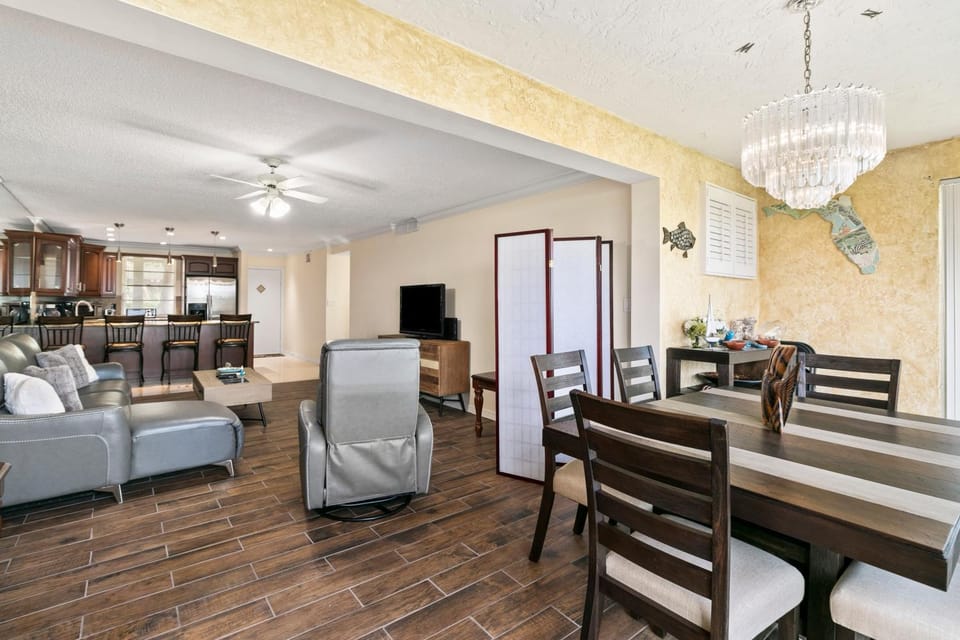 Sutton Place #102A House in Longboat Key