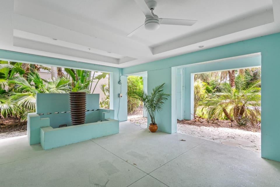 Aqua Bay House in Longboat Key