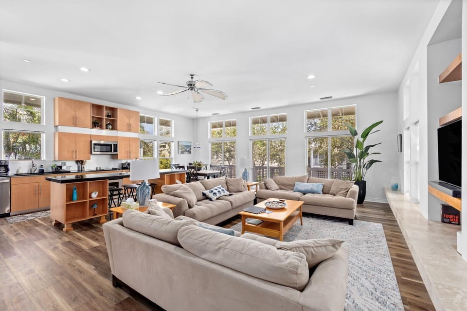 Dolphin's Den House in Longboat Key