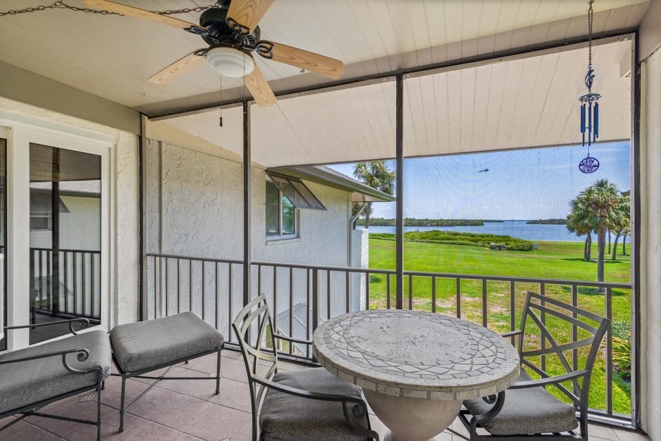 Pelican Harbour, Beach Club T2 House in Longboat Key