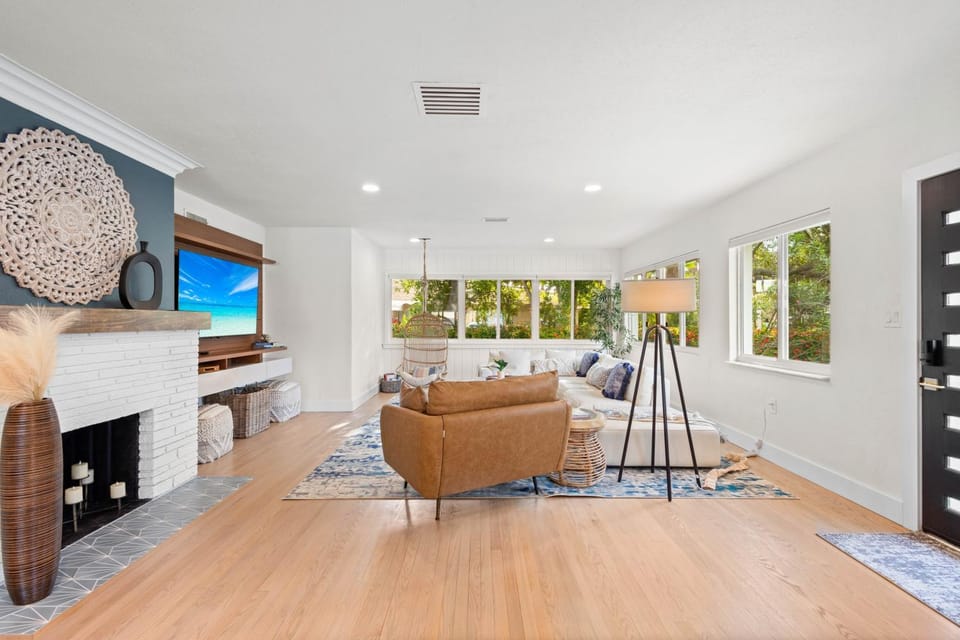 Bliss to Bay Home + Guest Suite House in Sarasota