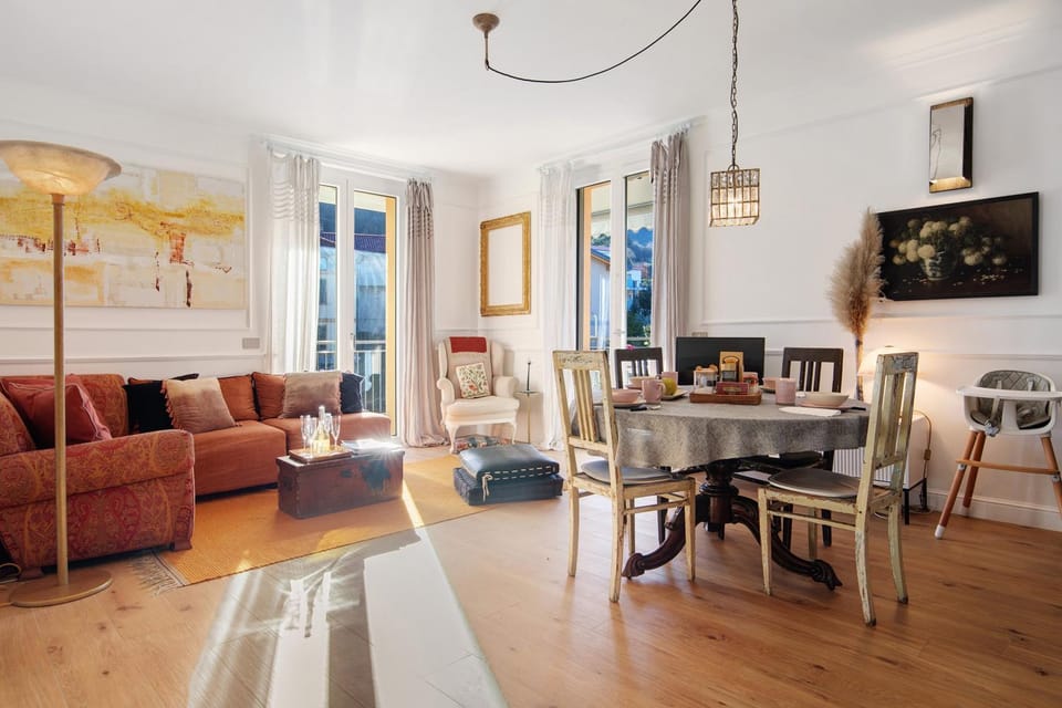 Property building, Living room